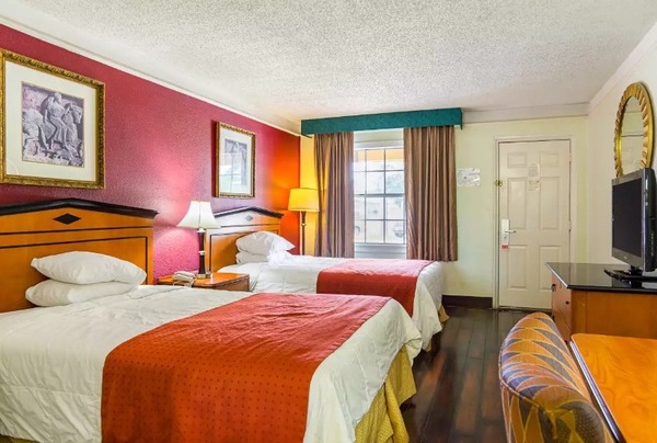 Deluxe Double Beds Smoking Photo 2