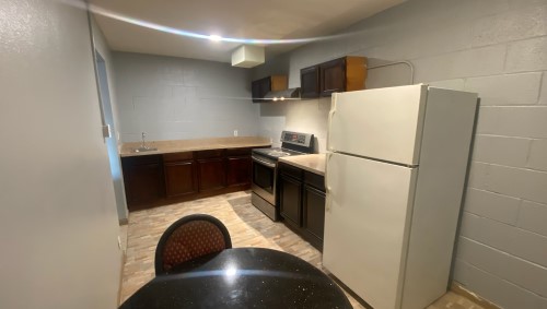 Non Smoking Double Bed Suite Kitchenette Photo 3